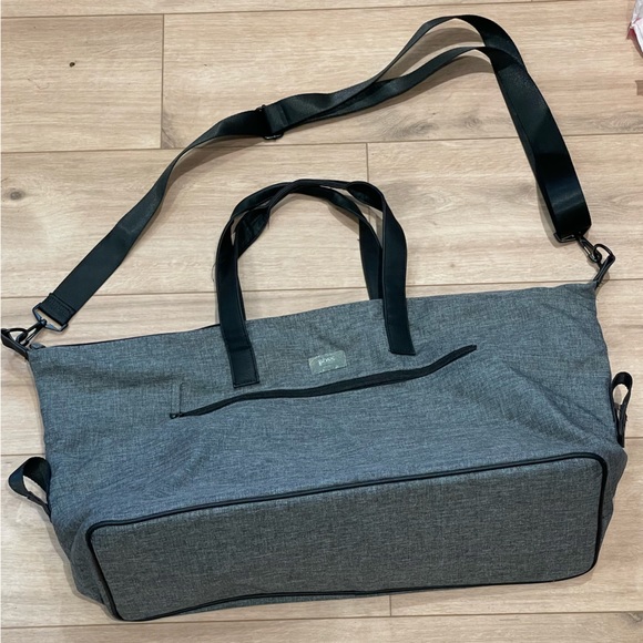 NWOT Hugo Boss Weekender Duffle Bag Unisex Large Travel Gray Black Crossbody - Picture 3 of 15